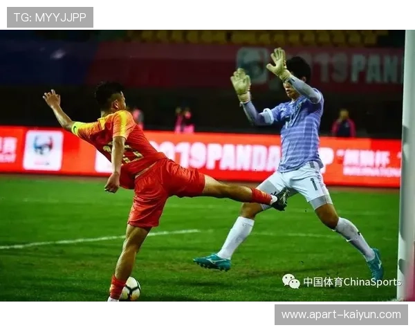 法鹰门将失误酿乌龙,格里马尔多任意球建功药厂首胜 法鹰门将失误酿乌龙,格里马尔多任意球建功药厂首胜